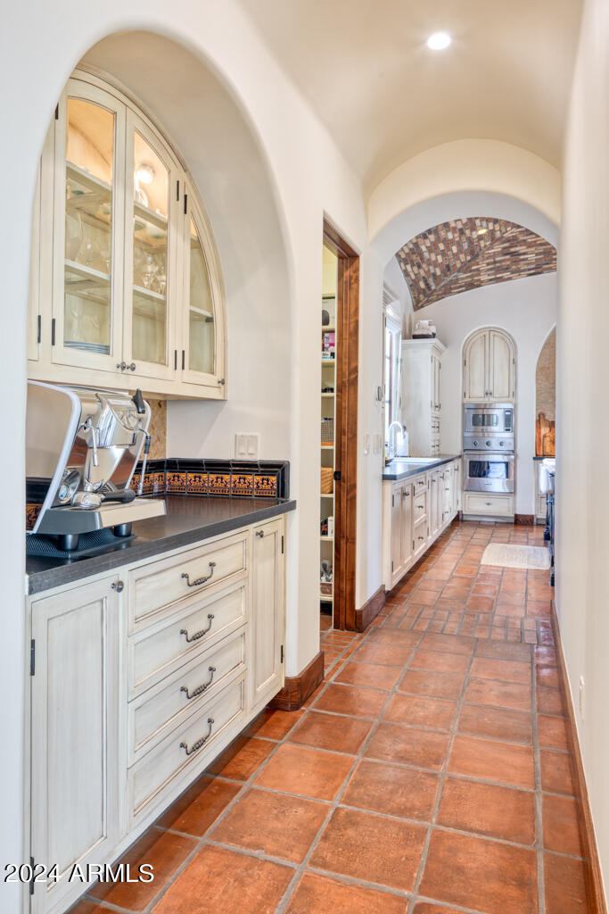 8243 N MOCKINGBIRD Lane