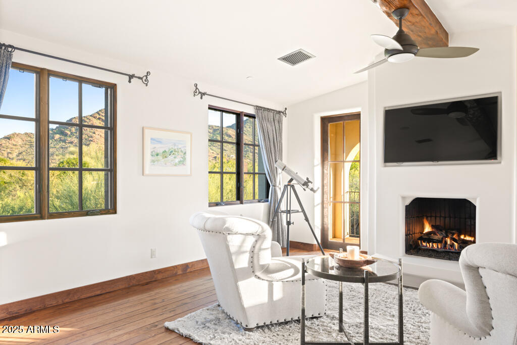 8243 N MOCKINGBIRD Lane