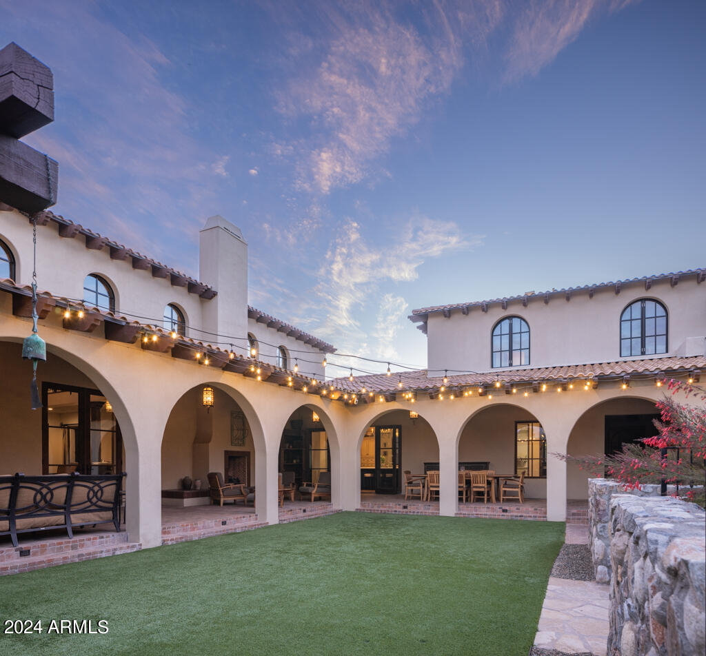 8243 N MOCKINGBIRD Lane