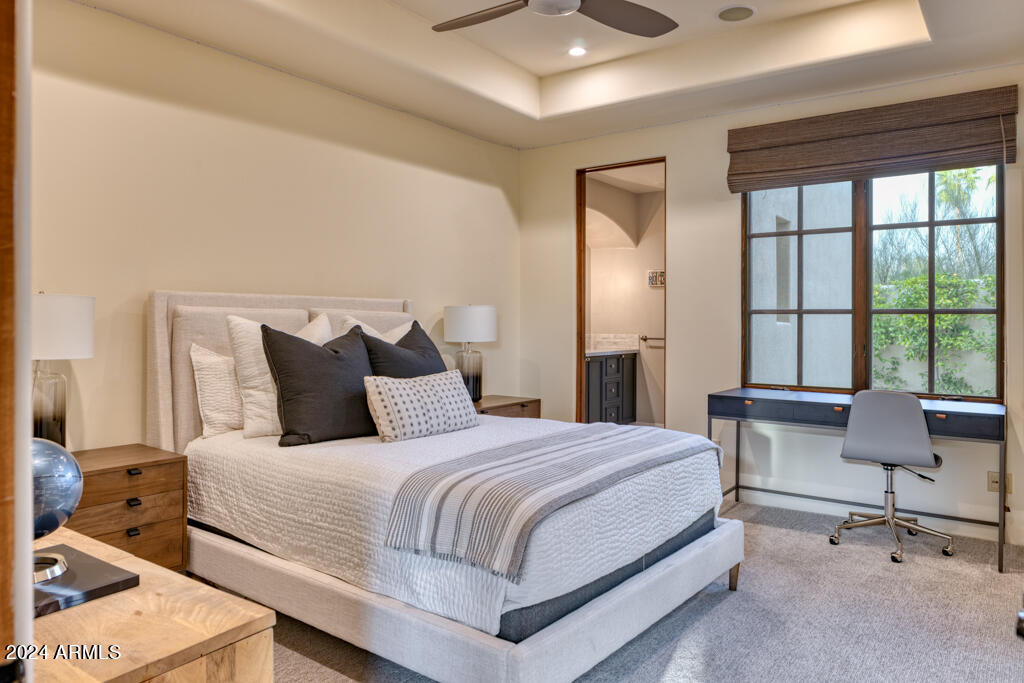 8243 N MOCKINGBIRD Lane