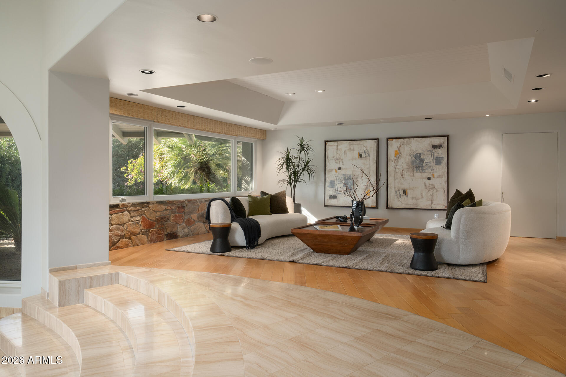 7224 N LAKESIDE Lane