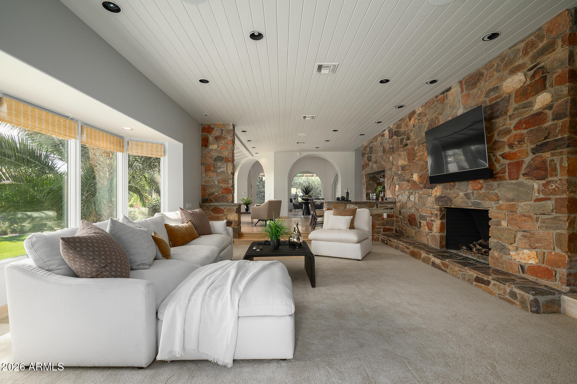 7224 N LAKESIDE Lane