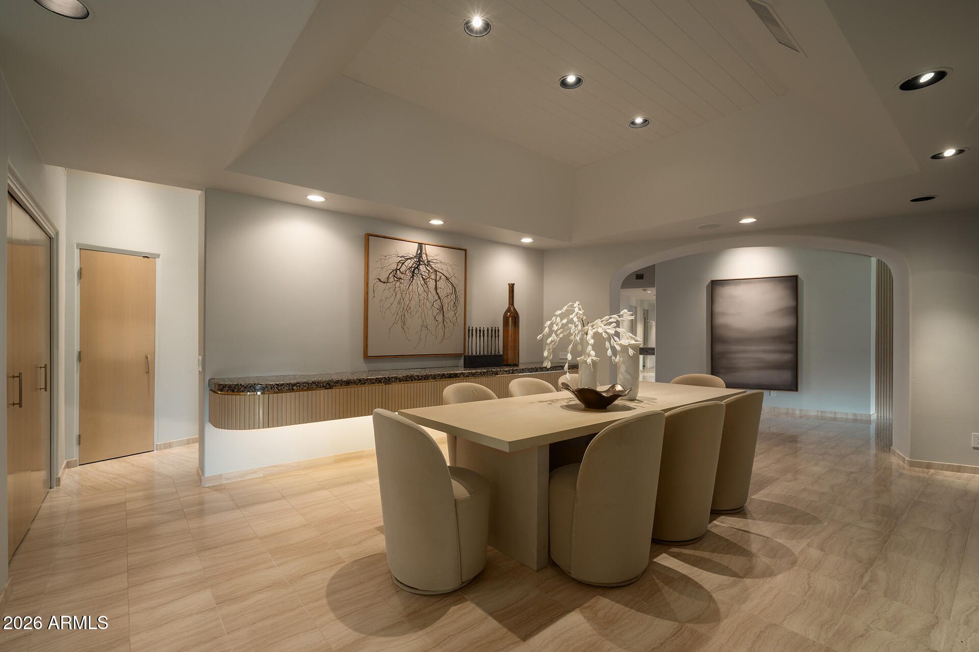 7224 N LAKESIDE Lane