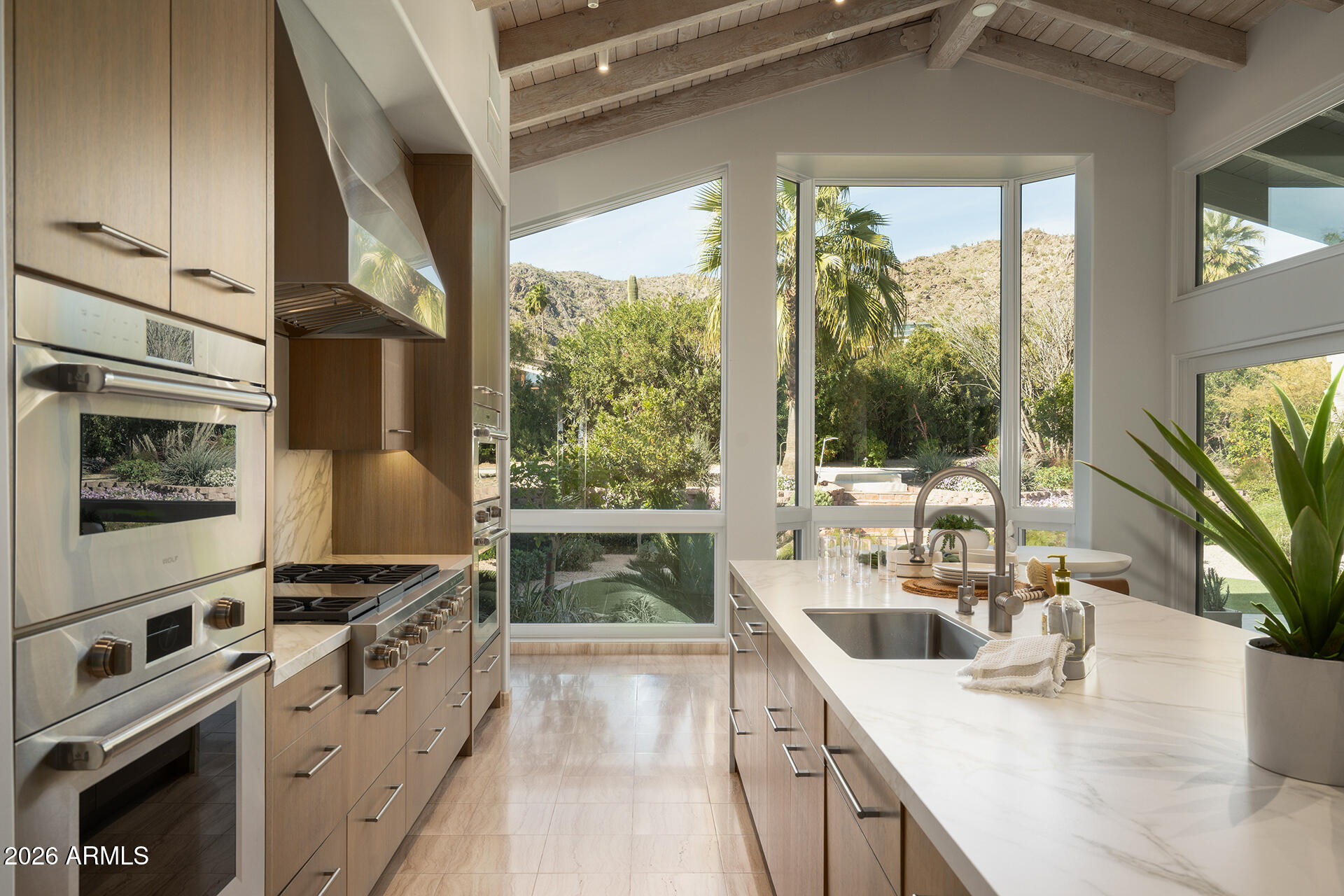 7224 N LAKESIDE Lane