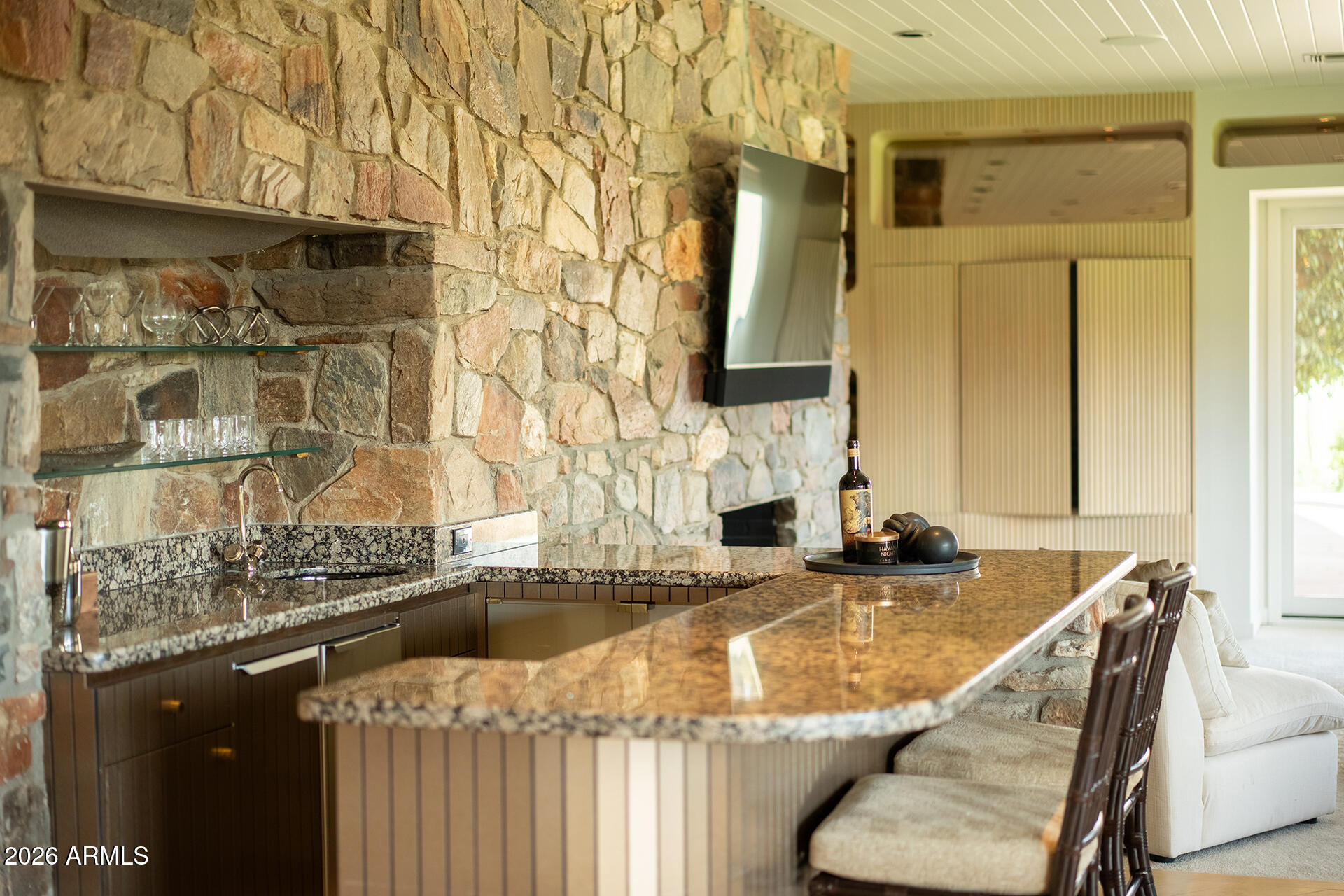 7224 N LAKESIDE Lane