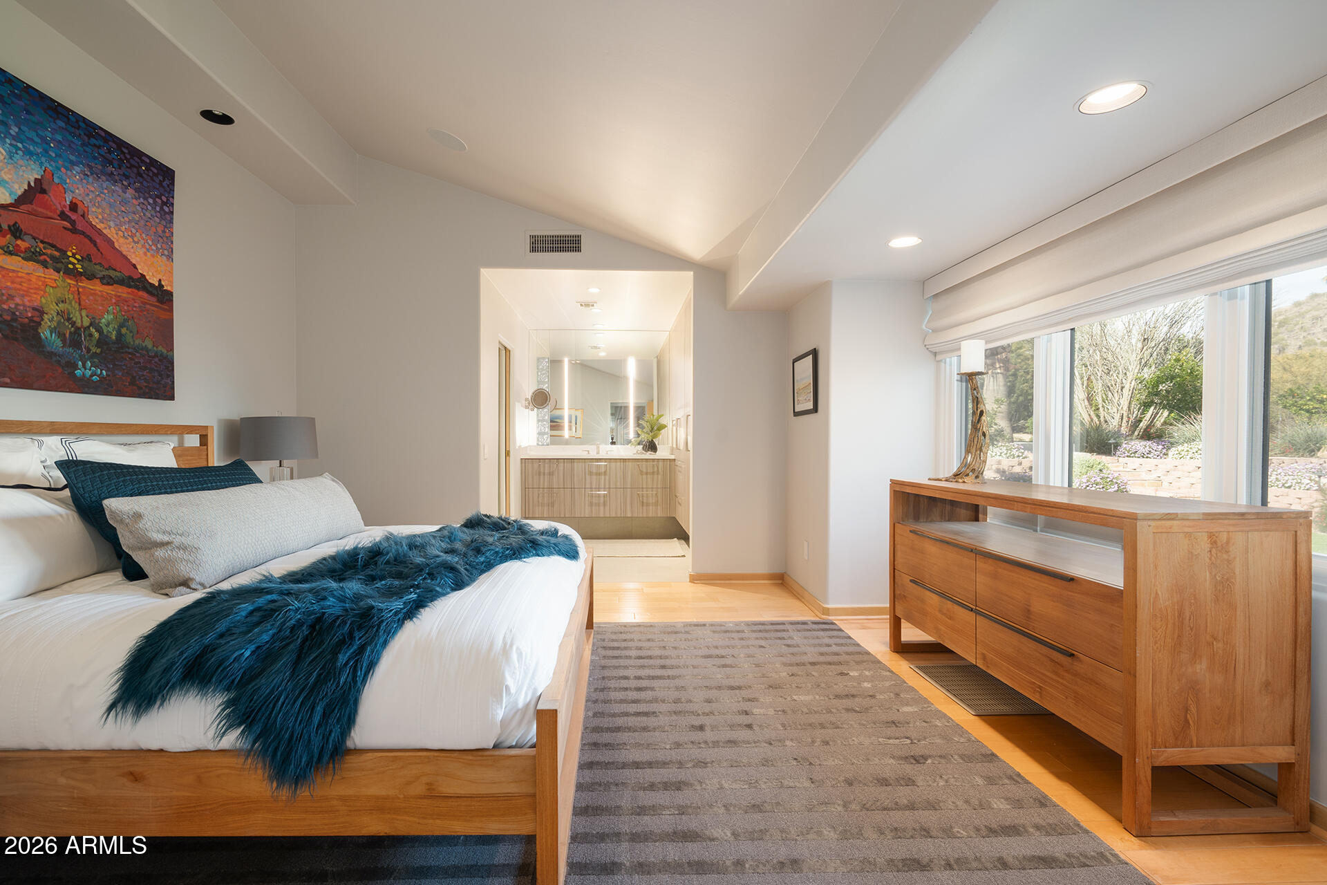 7224 N LAKESIDE Lane