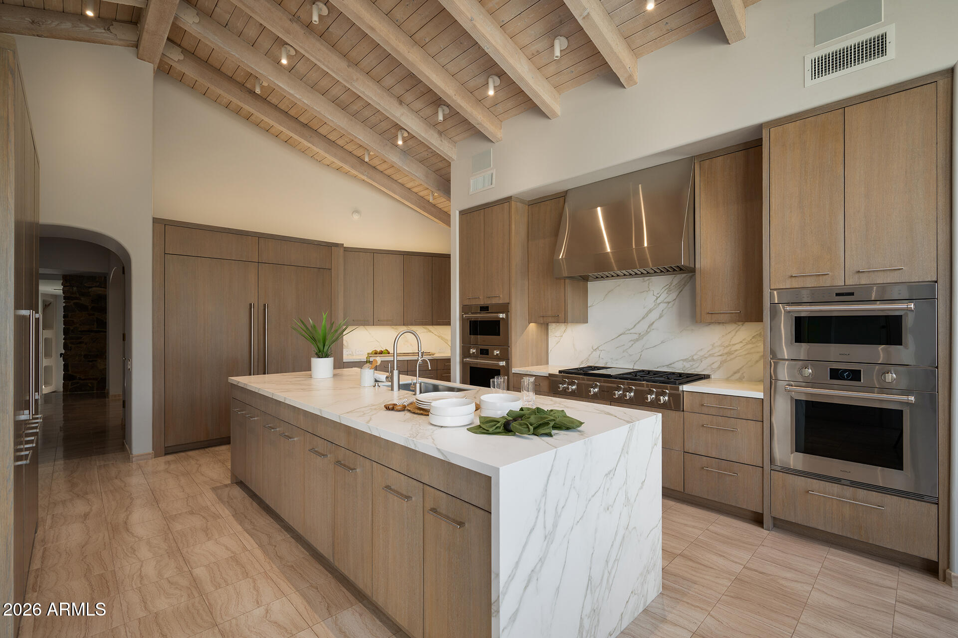 7224 N LAKESIDE Lane