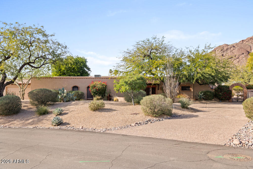 5102 N SADDLE ROCK Lane