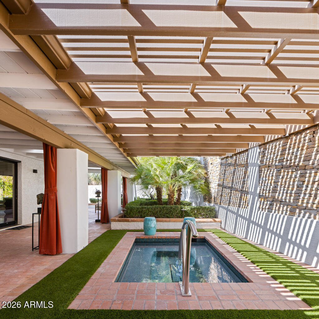 2502 E Montebello Avenue