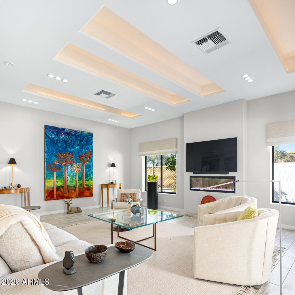 2502 E Montebello Avenue