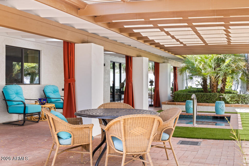 2502 E Montebello Avenue