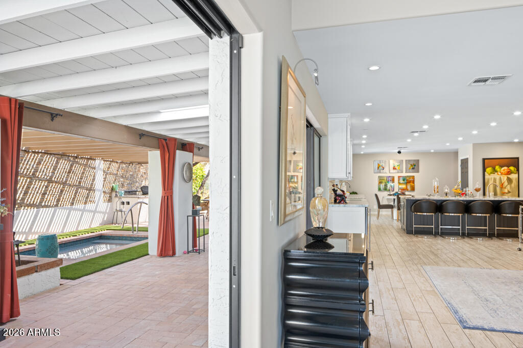 2502 E Montebello Avenue