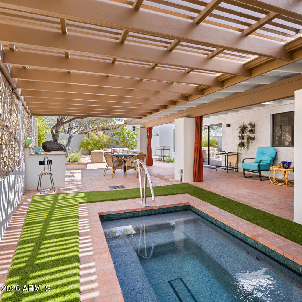 2502 E Montebello Avenue