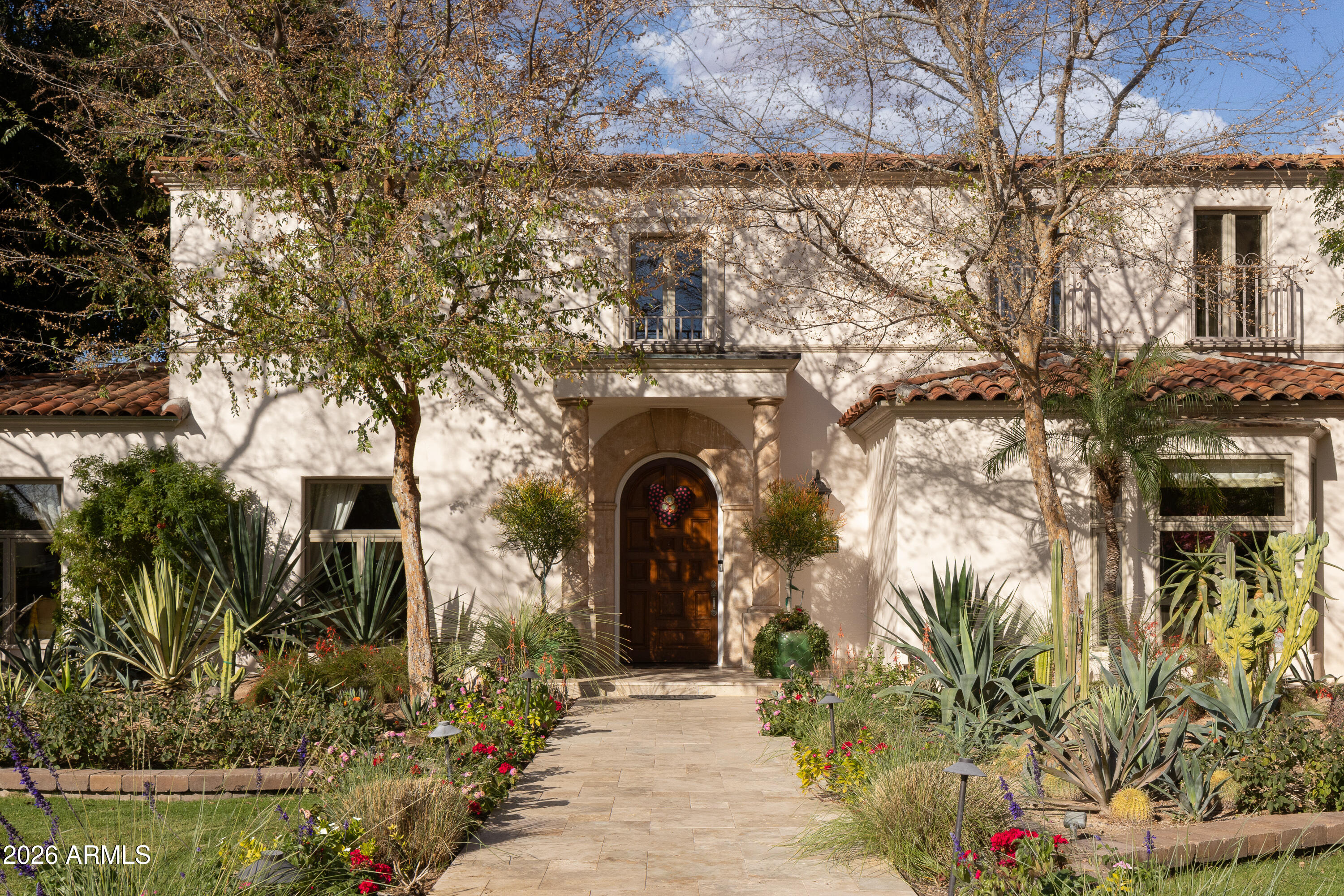 3042 N MANOR Drive E