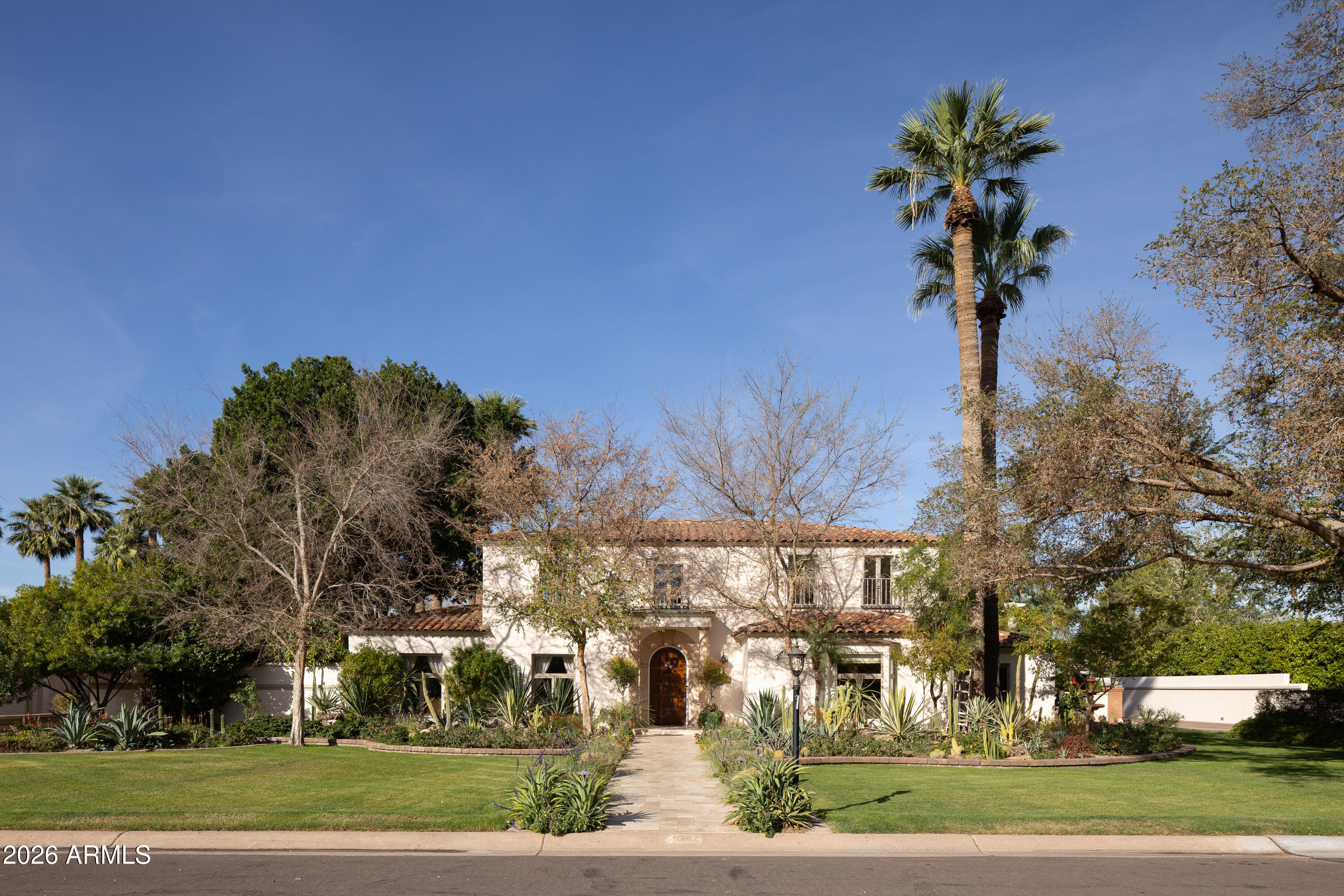 3042 N MANOR Drive E