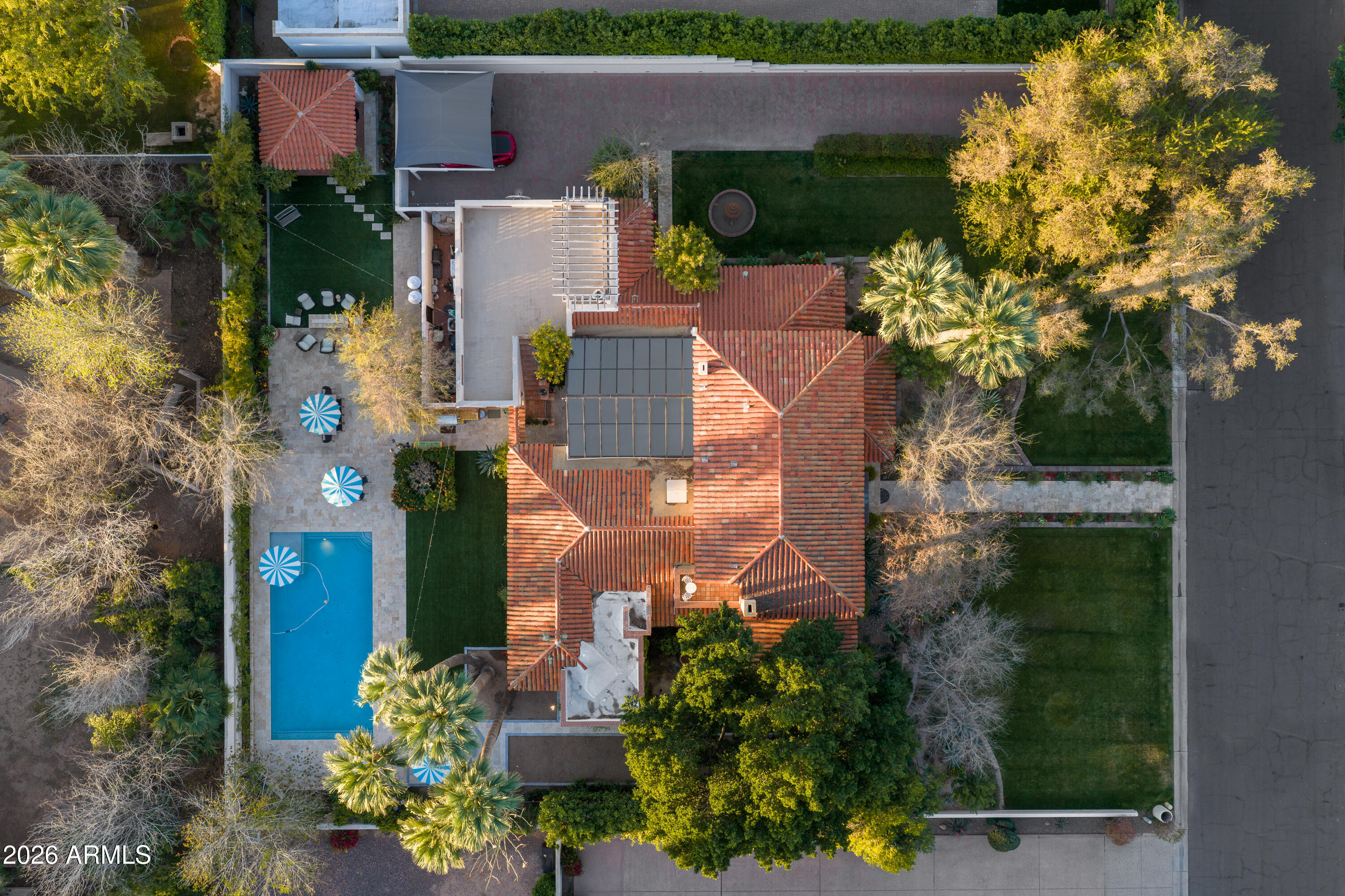 3042 N MANOR Drive E