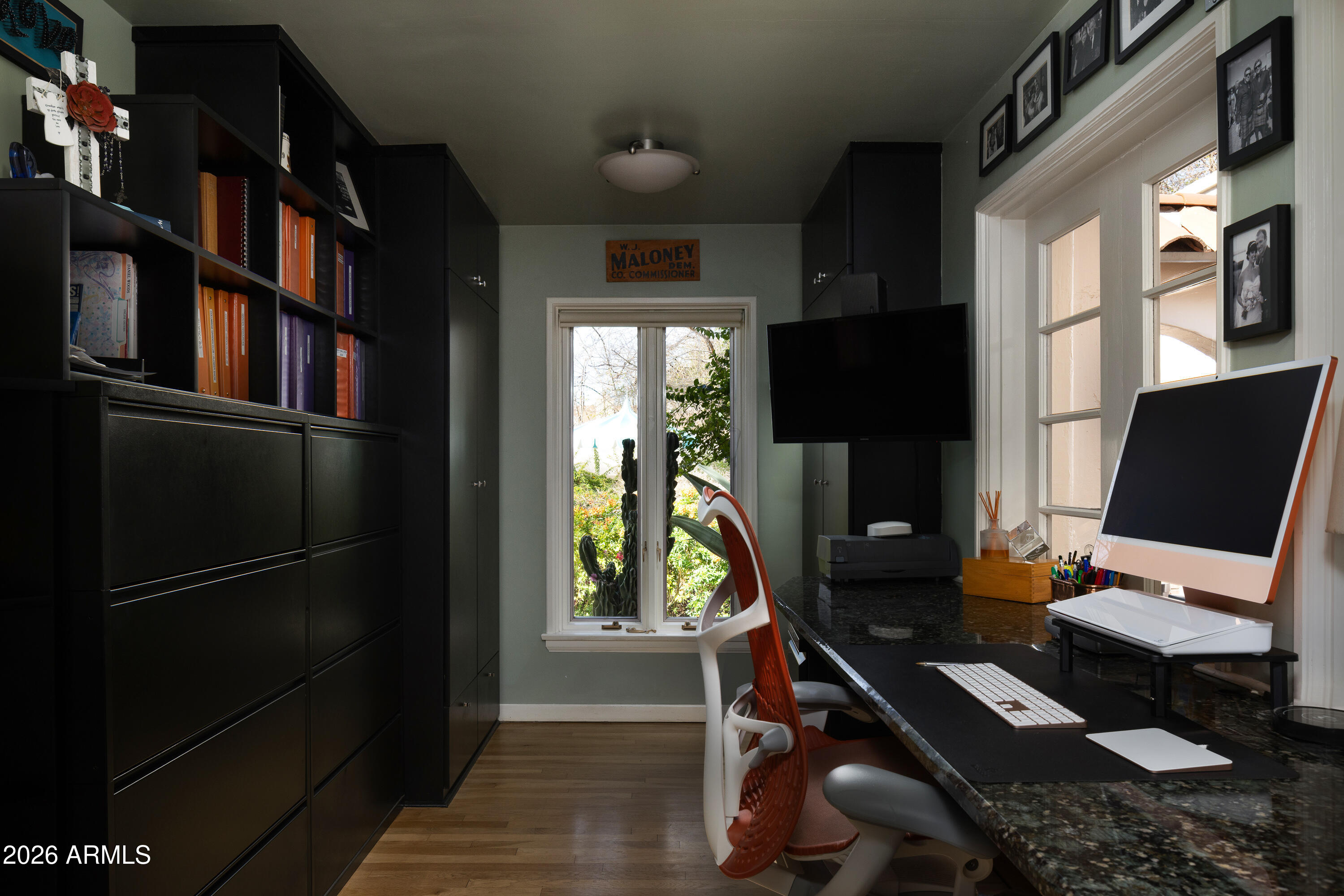 3042 N MANOR Drive E