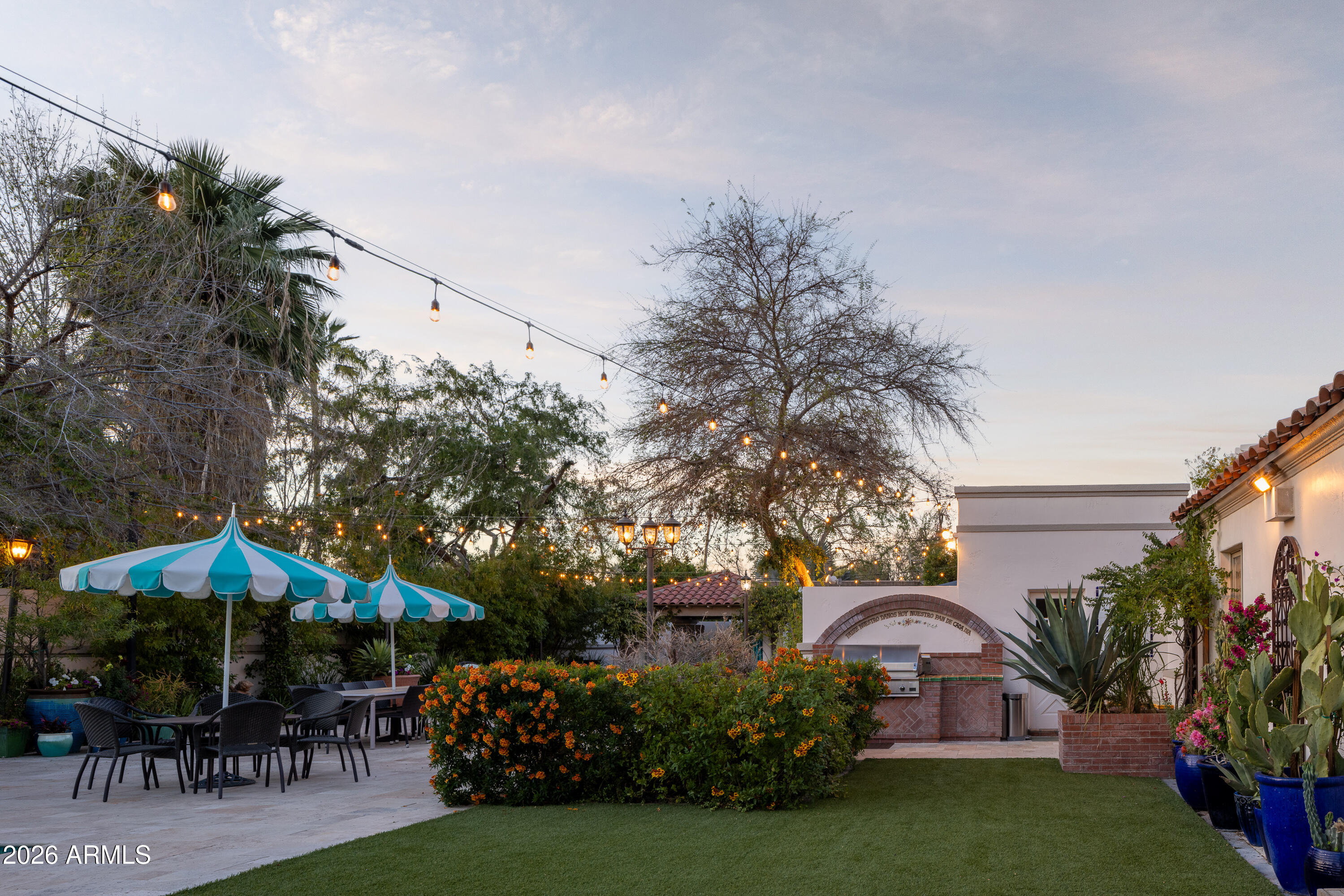 3042 N MANOR Drive E