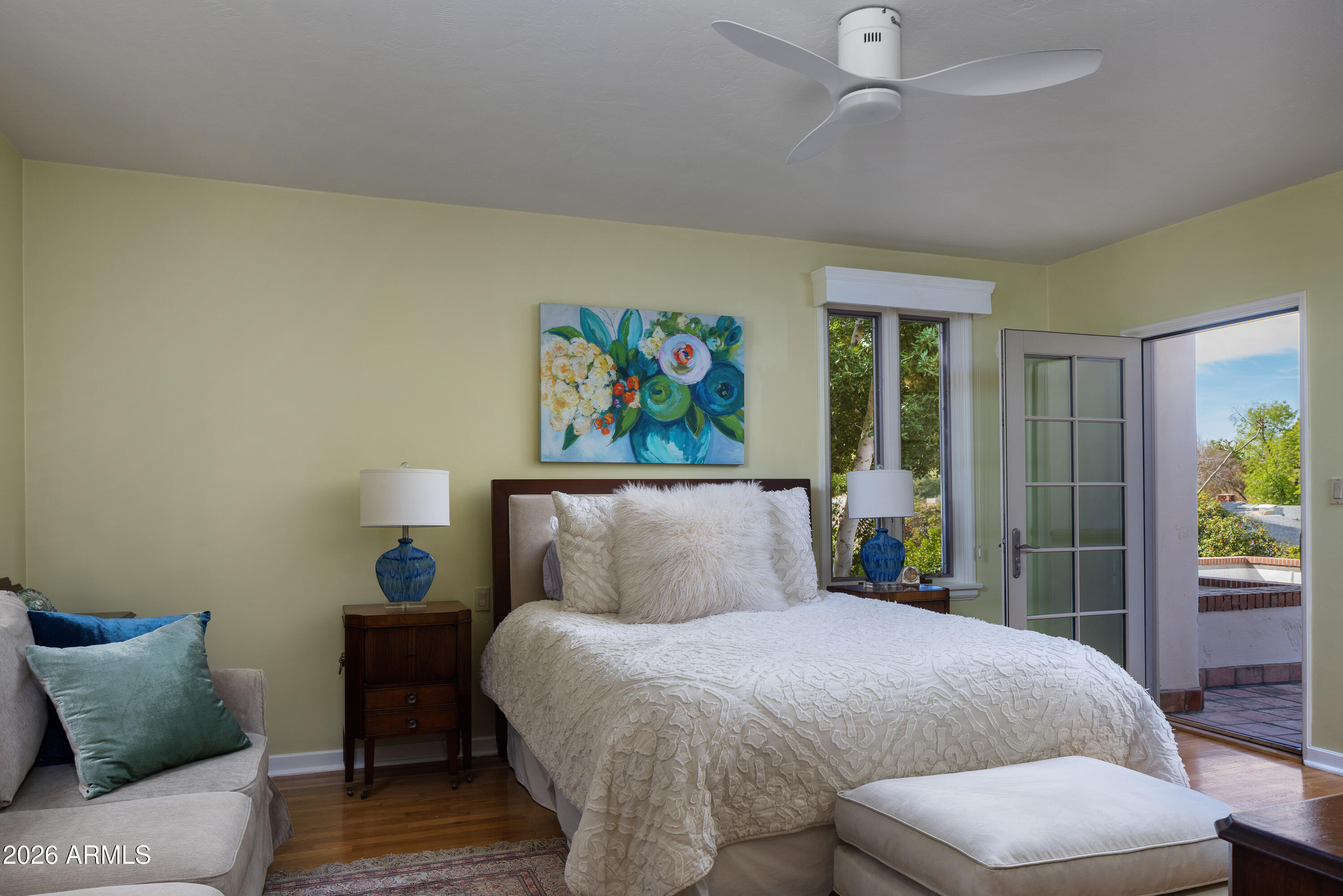 3042 N MANOR Drive E