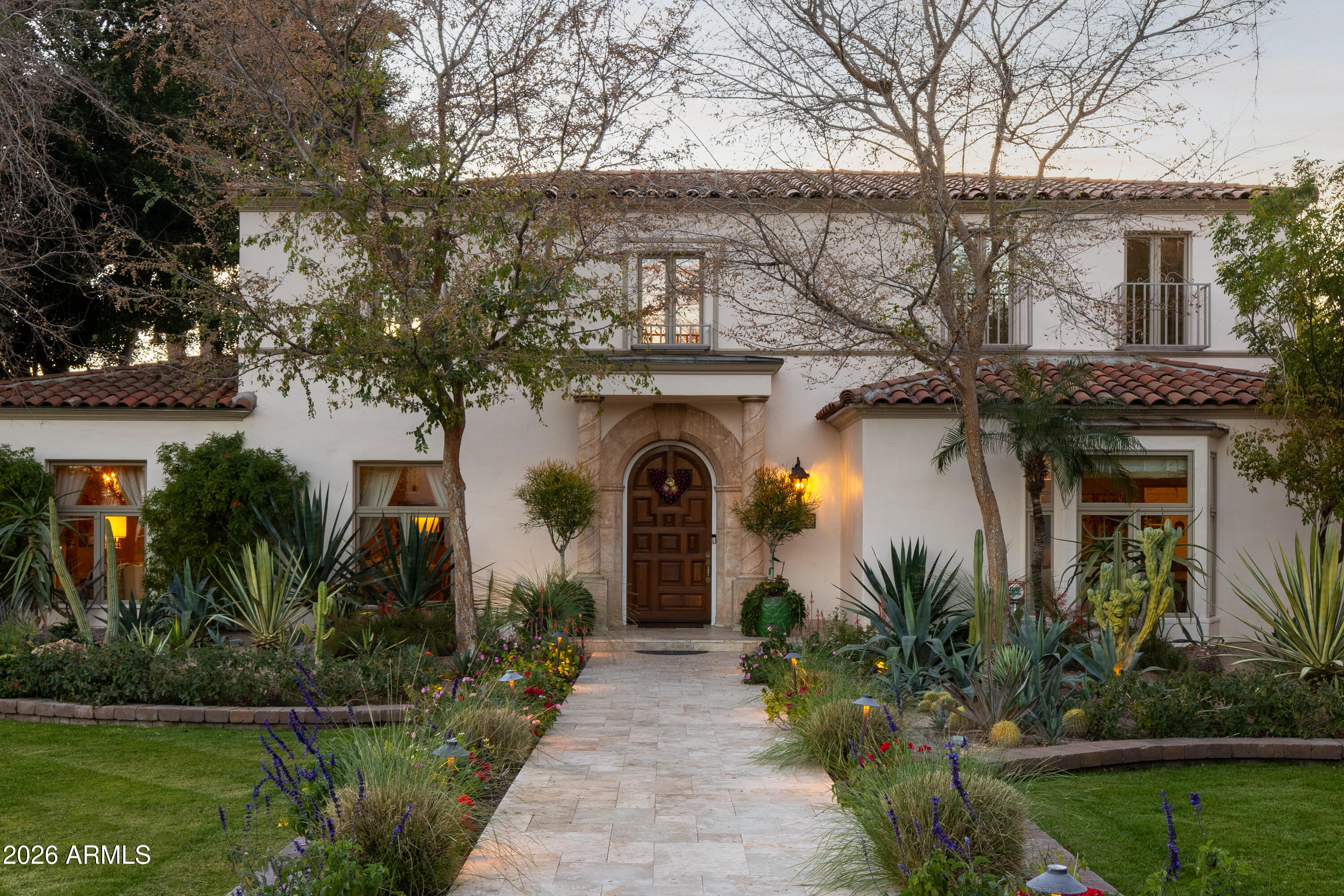 3042 N MANOR Drive E