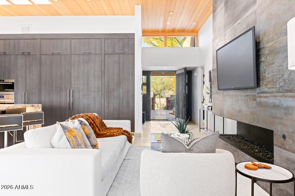 40041 N 111TH Place 44