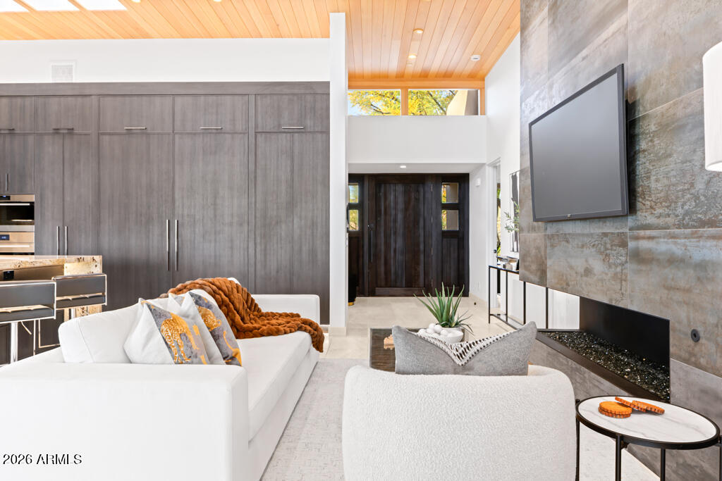 40041 N 111TH Place 44