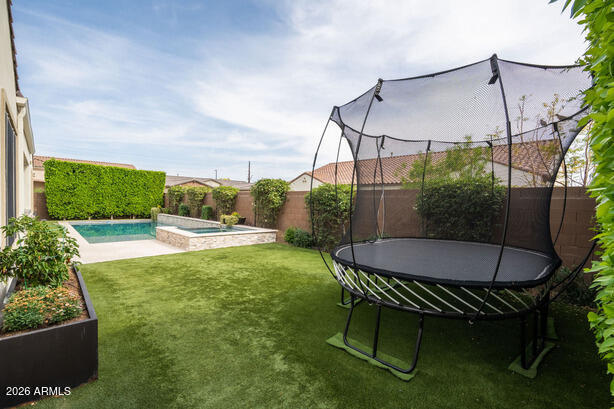 5537 E VIA CABALLO BLANCO