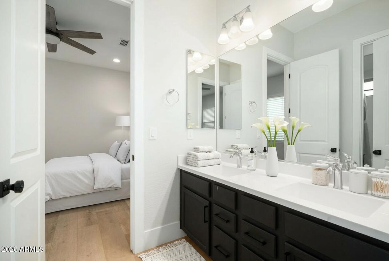 5537 E VIA CABALLO BLANCO