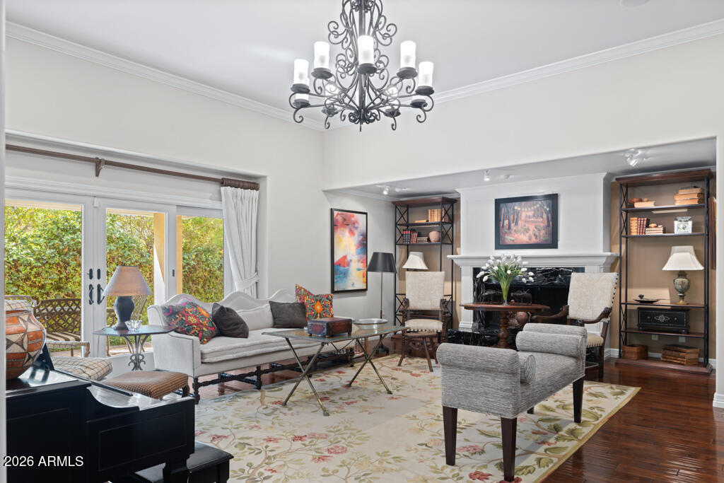 2126 E Pasadena Avenue