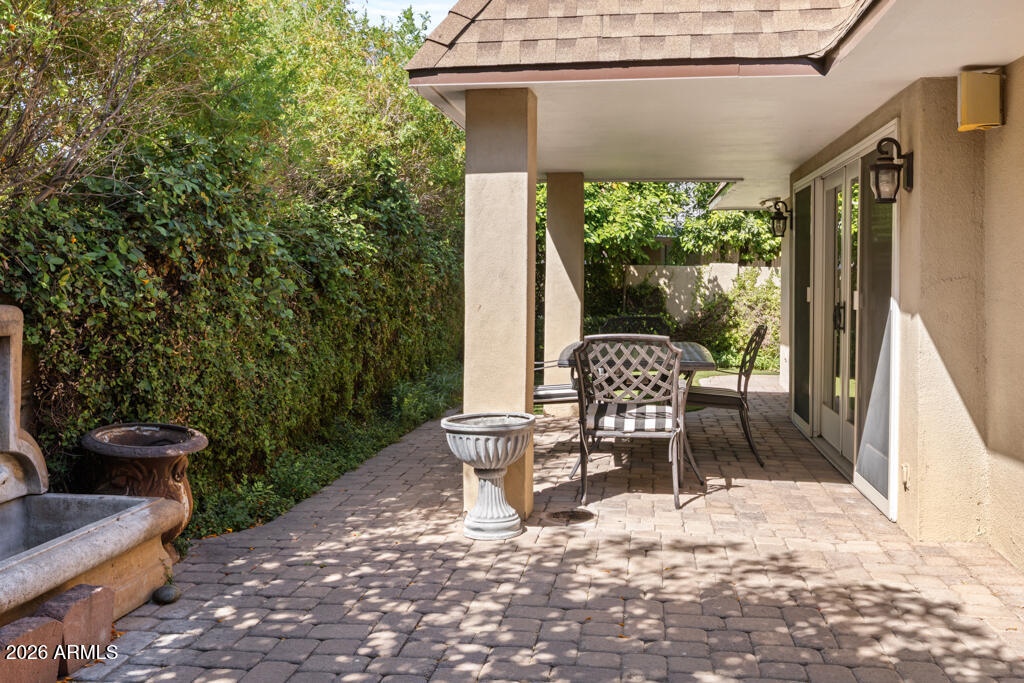 2126 E Pasadena Avenue