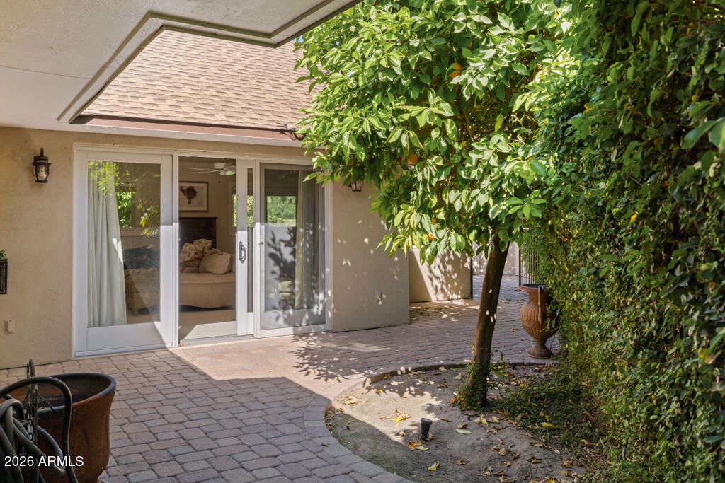 2126 E Pasadena Avenue