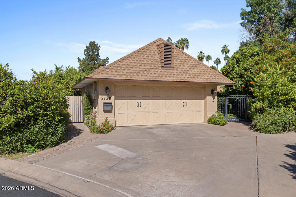 2126 E Pasadena Avenue