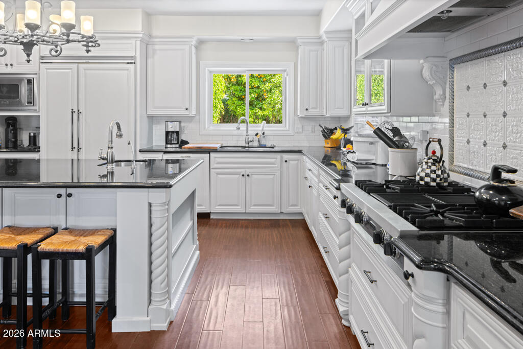 2126 E Pasadena Avenue