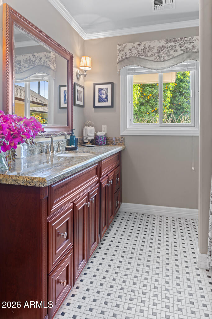 2126 E Pasadena Avenue