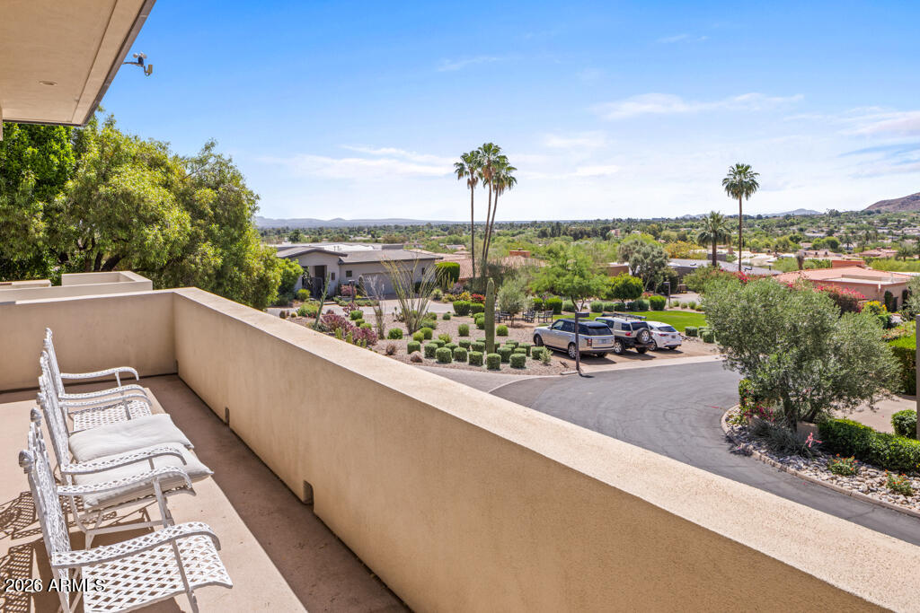 5434 E Lincoln Drive 72