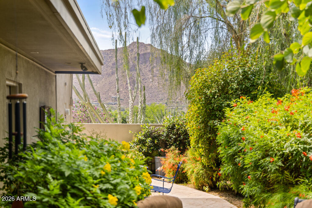 5434 E Lincoln Drive 72