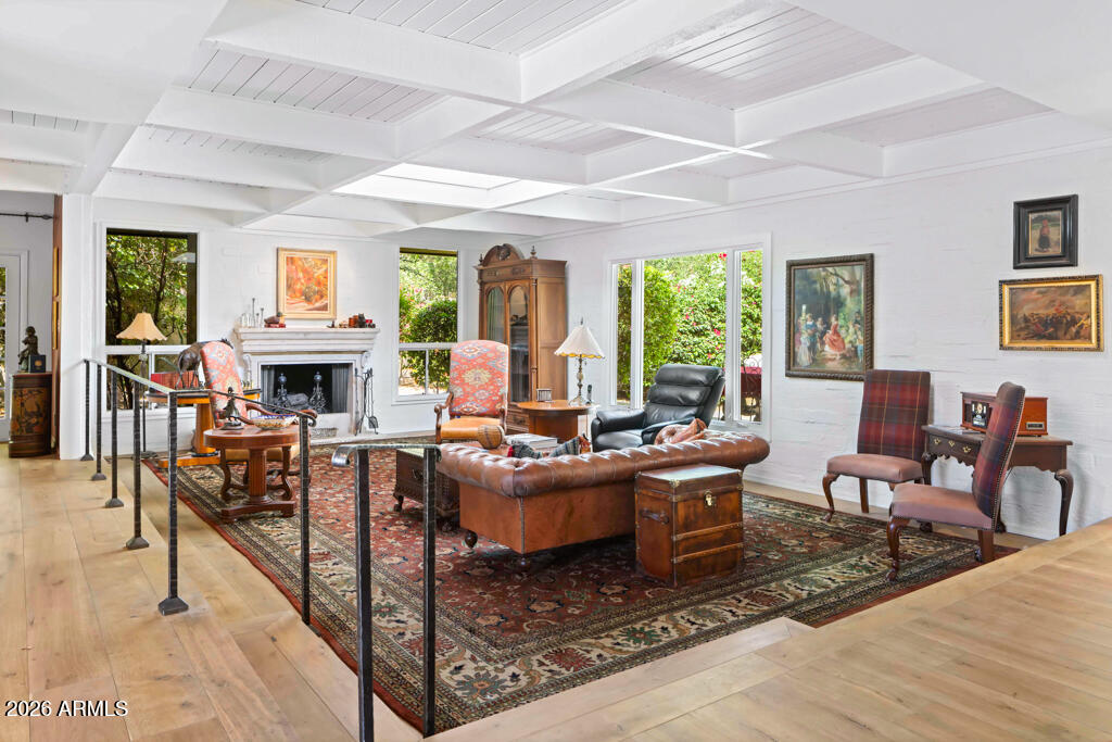 5434 E Lincoln Drive 72