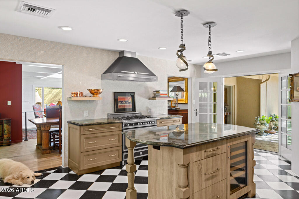 5434 E Lincoln Drive 72