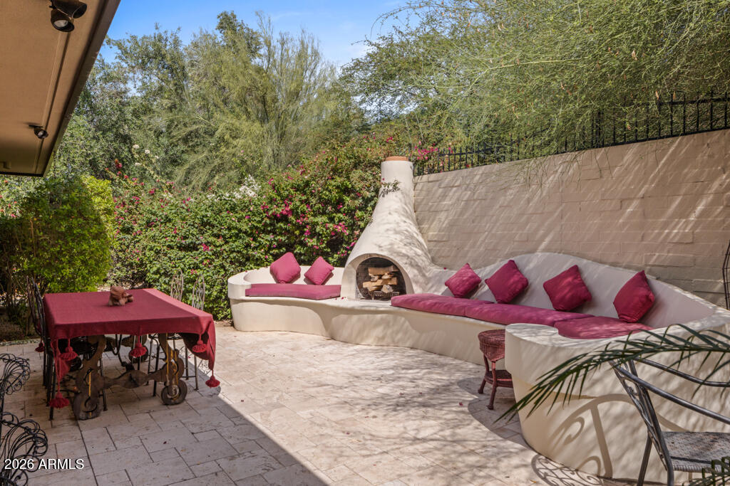 5434 E Lincoln Drive 72