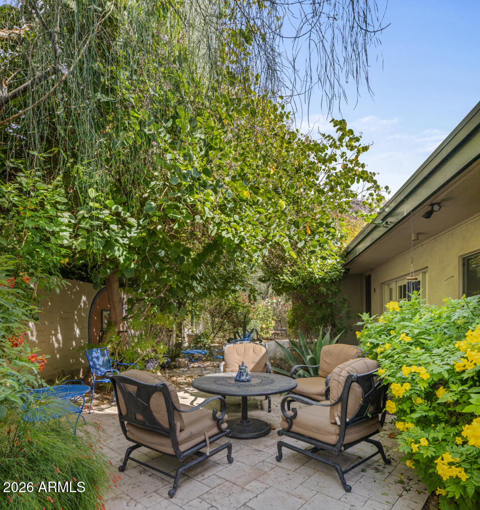 5434 E Lincoln Drive 72