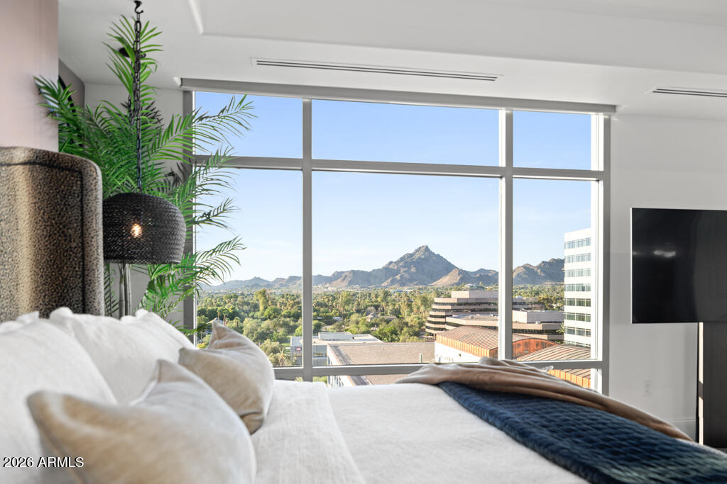 2211 E CAMELBACK Road 902