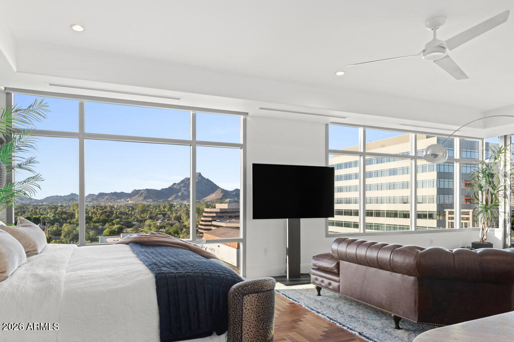 2211 E CAMELBACK Road 902
