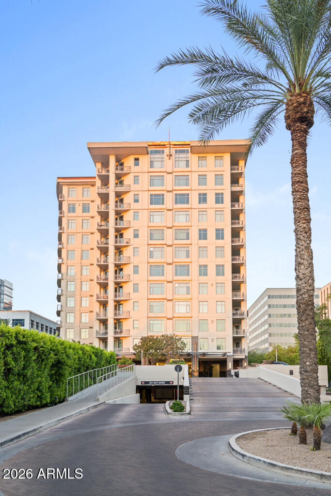 2211 E CAMELBACK Road 902