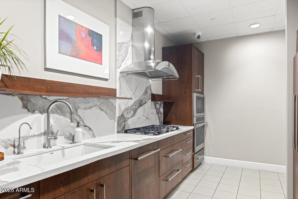 2211 E CAMELBACK Road 902