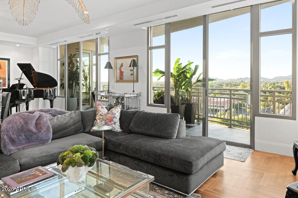 2211 E CAMELBACK Road 902