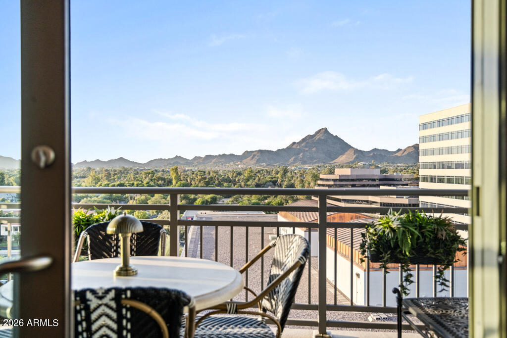 2211 E CAMELBACK Road 902