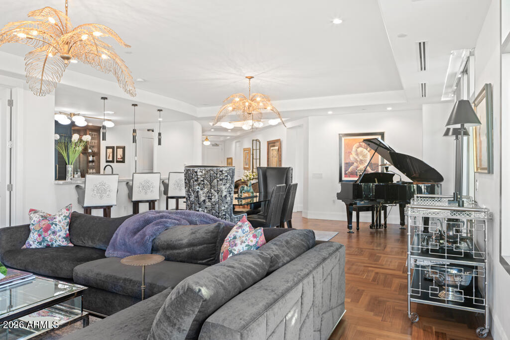 2211 E CAMELBACK Road 902