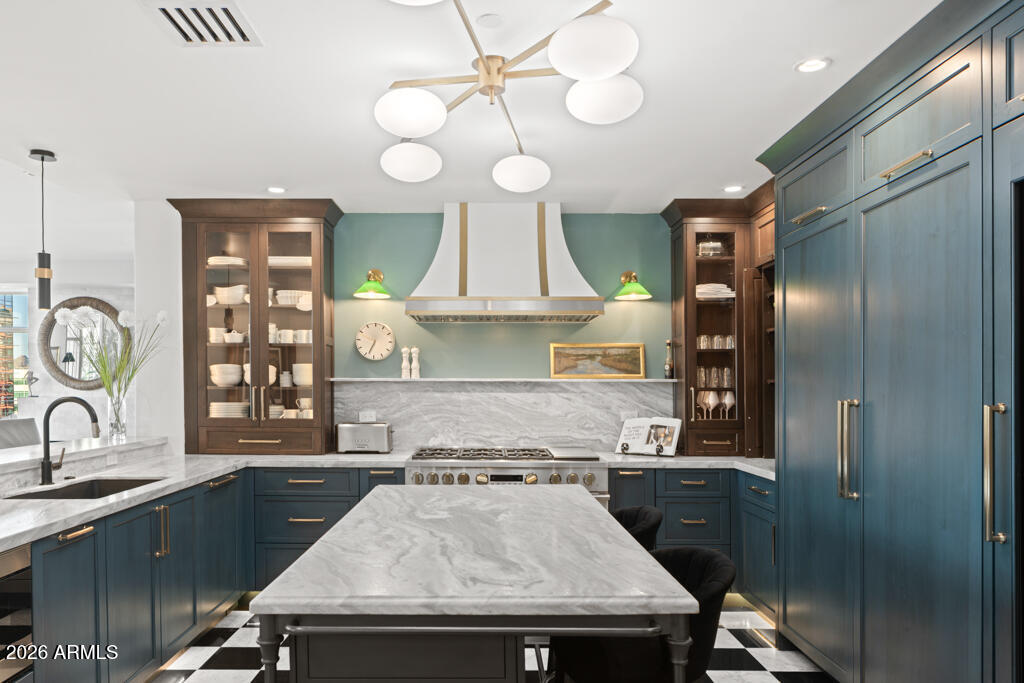 2211 E CAMELBACK Road 902