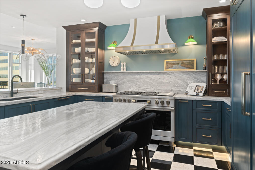 2211 E CAMELBACK Road 902