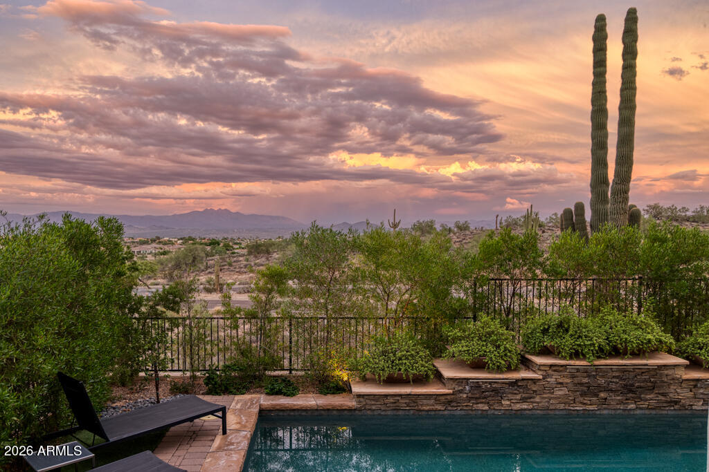10827 N SONORA Vista